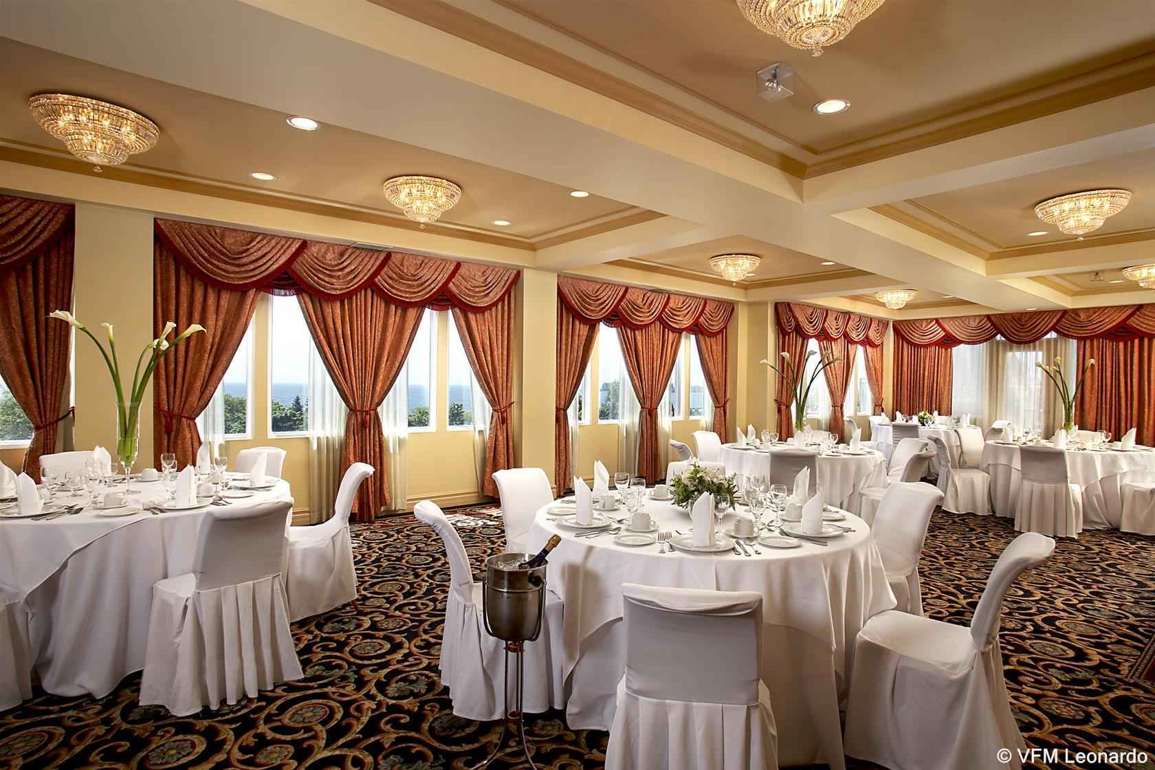 Four Points By Sheraton Toronto Lakeshore Exterior photo